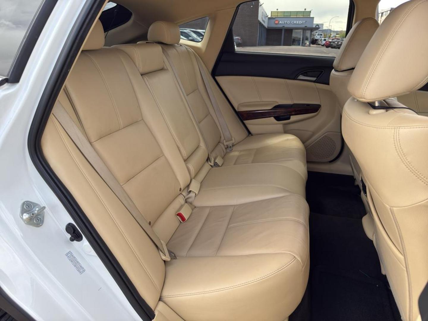 2010 WHITE Honda Accord Crosstour EX-L (5J6TF2H50AL) with an V6, 3.5L engine, Automatic transmission, located at 10890 W. Colfax Ave., Lakewood, CO, 80215, (303) 274-7692, 39.739914, -105.120132 - Discover the perfect blend of versatility and luxury with this 2010 Honda Accord Crosstour EX-L. This well-maintained vehicle combines the practicality of a crossover with the elegance of a premium sedan, offering an exceptional driving experience for those who demand more from their car. Under the - Photo#11