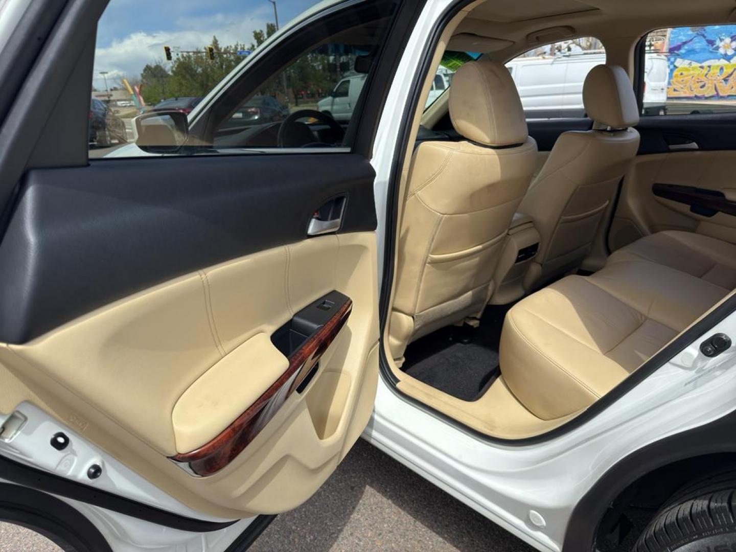 2010 WHITE Honda Accord Crosstour EX-L (5J6TF2H50AL) with an V6, 3.5L engine, Automatic transmission, located at 10890 W. Colfax Ave., Lakewood, CO, 80215, (303) 274-7692, 39.739914, -105.120132 - Discover the perfect blend of versatility and luxury with this 2010 Honda Accord Crosstour EX-L. This well-maintained vehicle combines the practicality of a crossover with the elegance of a premium sedan, offering an exceptional driving experience for those who demand more from their car. Under the - Photo#13