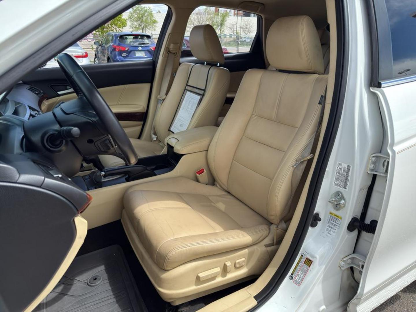 2010 WHITE Honda Accord Crosstour EX-L (5J6TF2H50AL) with an V6, 3.5L engine, Automatic transmission, located at 10890 W. Colfax Ave., Lakewood, CO, 80215, (303) 274-7692, 39.739914, -105.120132 - Discover the perfect blend of versatility and luxury with this 2010 Honda Accord Crosstour EX-L. This well-maintained vehicle combines the practicality of a crossover with the elegance of a premium sedan, offering an exceptional driving experience for those who demand more from their car. Under the - Photo#17