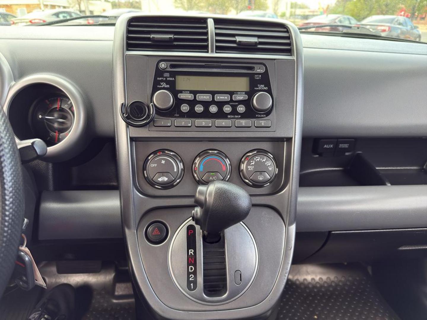 2005 TAN Honda Element EX (5J6YH28685L) with an 4 Cyl, 2.4L engine, Automatic transmission, located at 10890 W. Colfax Ave., Lakewood, CO, 80215, (303) 274-7692, 39.739914, -105.120132 - Discover the perfect blend of versatility and reliability with this 2005 Honda Element EX! A true gem for adventurers and city dwellers alike, this unique SUV stands out with its iconic boxy design and spacious interior. Powered by a robust 4-cylinder, 2.4L engine, this Honda Element delivers a smoo - Photo#18