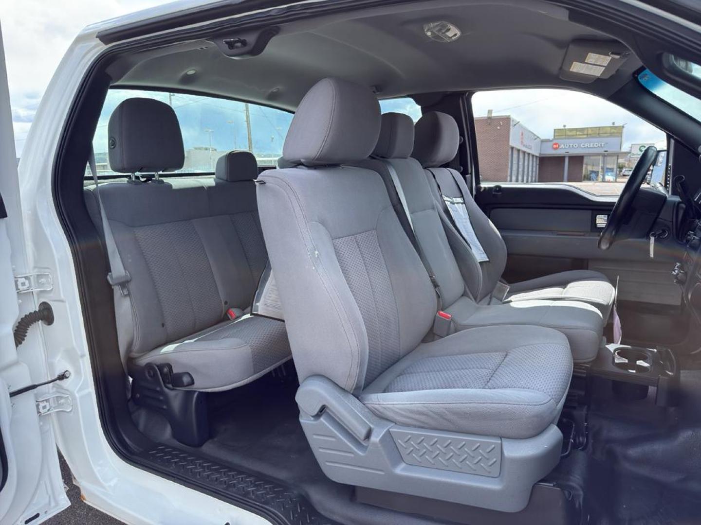 2013 WHITE Ford F-150 EXTENDED CAB XL (1FTFX1EFXDK) with an V8, 5.0L engine, Automatic transmission, located at 10890 W. Colfax Ave., Lakewood, CO, 80215, (303) 274-7692, 39.739914, -105.120132 - Photo#9