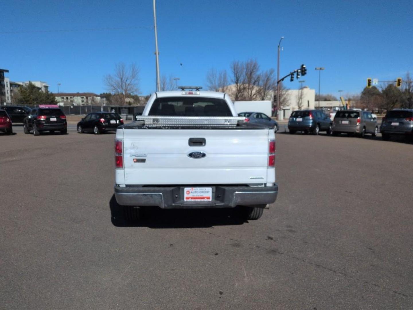 2013 WHITE Ford F-150 LARIAT SUPERCAB 6.5- (1FTFX1EFXDK) with an V8, 5.0L engine, Automatic transmission, located at 10890 W. Colfax Ave., Lakewood, CO, 80215, (303) 274-7692, 39.739914, -105.120132- Photo#5