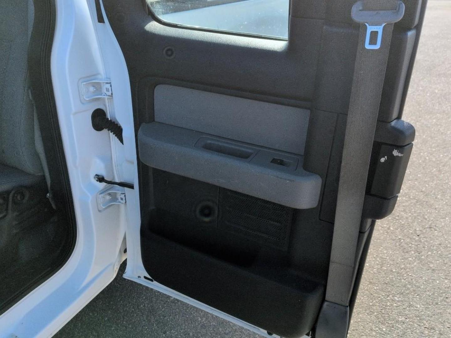 2013 WHITE Ford F-150 LARIAT SUPERCAB 6.5- (1FTFX1EFXDK) with an V8, 5.0L engine, Automatic transmission, located at 10890 W. Colfax Ave., Lakewood, CO, 80215, (303) 274-7692, 39.739914, -105.120132- Photo#11
