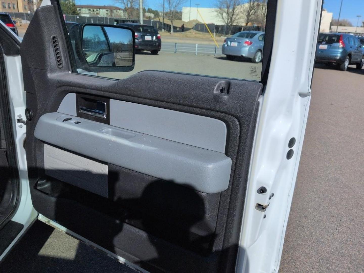 2013 WHITE Ford F-150 LARIAT SUPERCAB 6.5- (1FTFX1EFXDK) with an V8, 5.0L engine, Automatic transmission, located at 10890 W. Colfax Ave., Lakewood, CO, 80215, (303) 274-7692, 39.739914, -105.120132- Photo#16