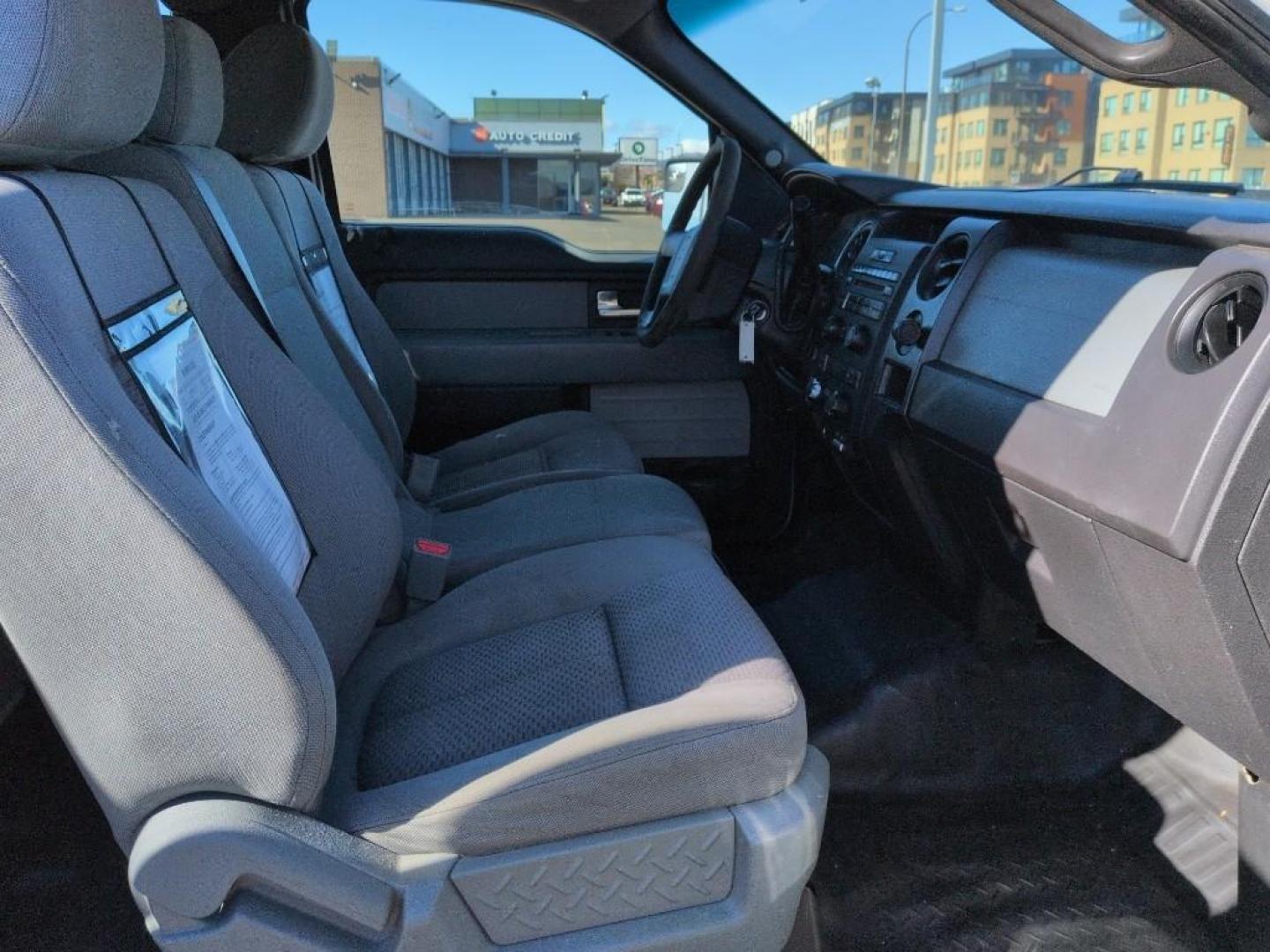 2013 WHITE Ford F-150 LARIAT SUPERCAB 6.5- (1FTFX1EFXDK) with an V8, 5.0L engine, Automatic transmission, located at 10890 W. Colfax Ave., Lakewood, CO, 80215, (303) 274-7692, 39.739914, -105.120132- Photo#17