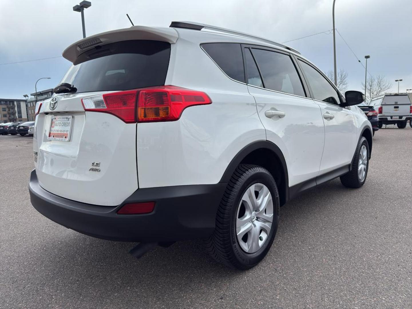 2014 WHITE Toyota RAV4 LE (JTMBFREV9ED) with an 4 Cyl, 2.5L engine, Automatic transmission, located at 10890 W. Colfax Ave., Lakewood, CO, 80215, (303) 274-7692, 39.739914, -105.120132 - Photo#4