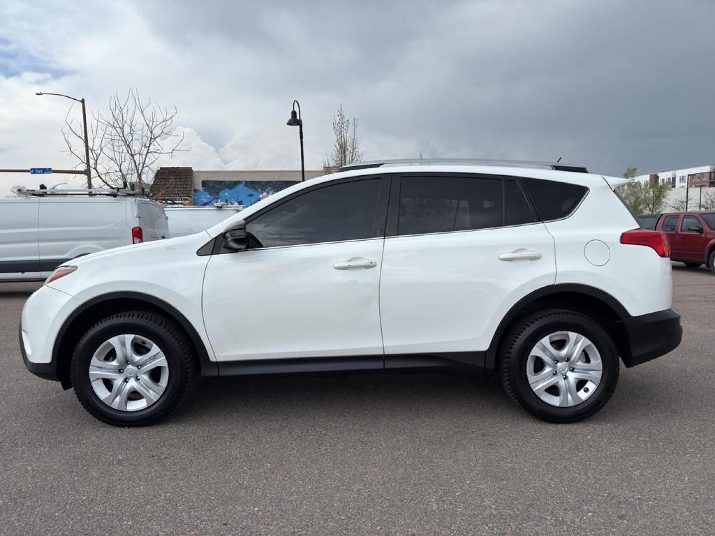 2014 WHITE Toyota RAV4 LE (JTMBFREV9ED) with an 4 Cyl, 2.5L engine, Automatic transmission, located at 10890 W. Colfax Ave., Lakewood, CO, 80215, (303) 274-7692, 39.739914, -105.120132 - Photo#7