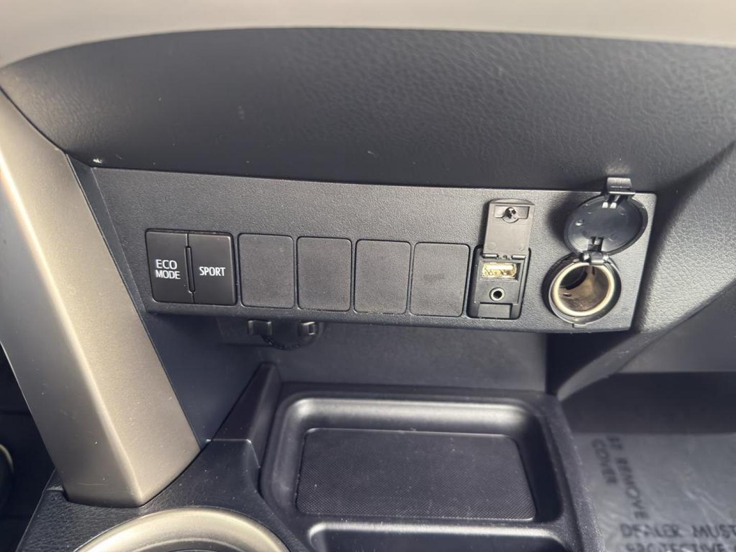 2014 WHITE Toyota RAV4 LE (JTMBFREV9ED) with an 4 Cyl, 2.5L engine, Automatic transmission, located at 10890 W. Colfax Ave., Lakewood, CO, 80215, (303) 274-7692, 39.739914, -105.120132 - Photo#19