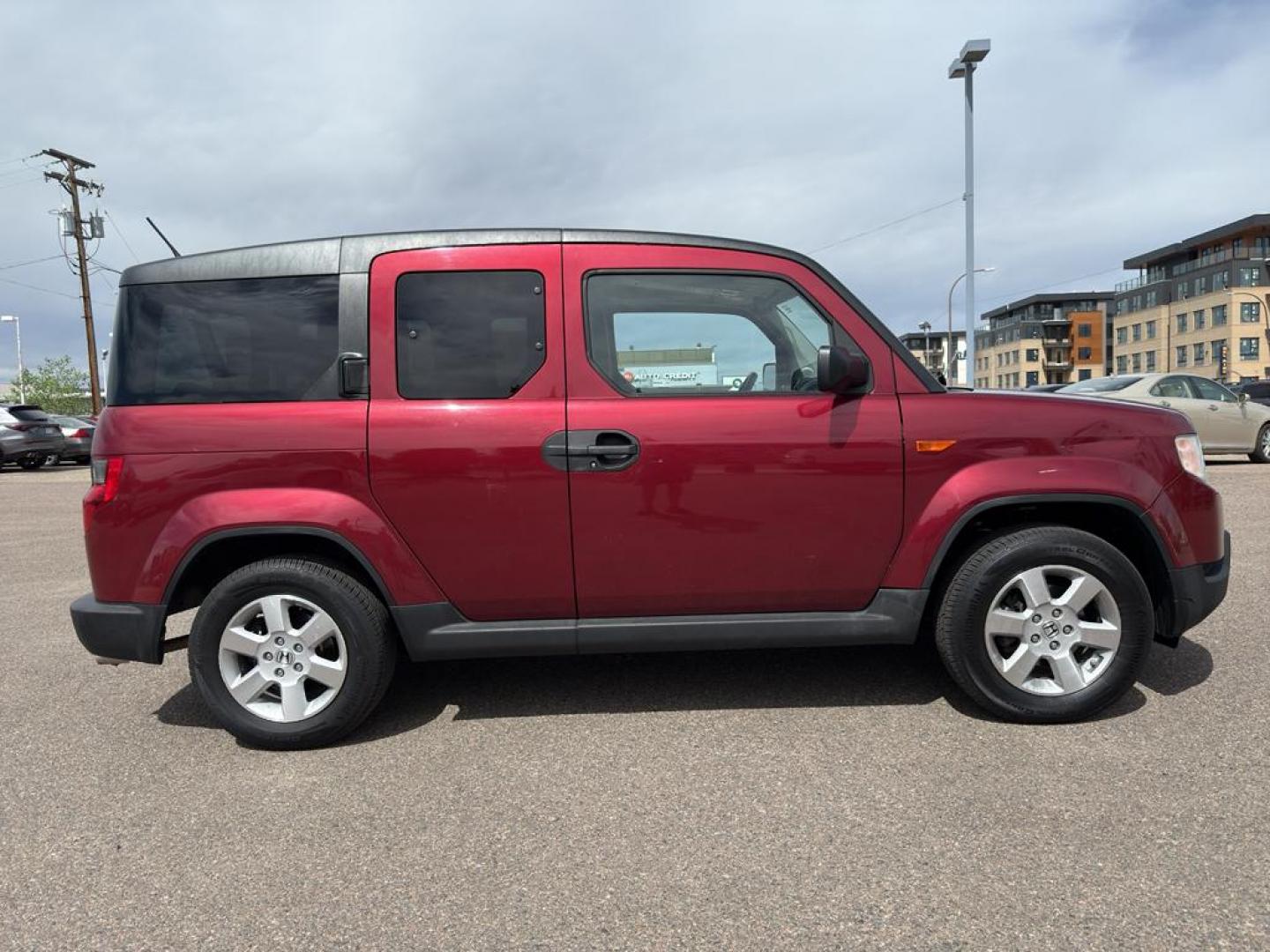 2010 RED Honda Element EX (5J6YH2H76AL) with an 4 Cyl, 2.4L engine, Automatic transmission, located at 10890 W. Colfax Ave., Lakewood, CO, 80215, (303) 274-7692, 39.739914, -105.120132 - Discover the perfect blend of style, versatility, and reliability with this exceptional 2010 Honda Element EX, a beloved compact SUV that promises to enhance your driving experience. This sturdy vehicle is equipped with a robust 4-cylinder, 2.4L engine, ensuring a smooth and efficient ride whether y - Photo#3