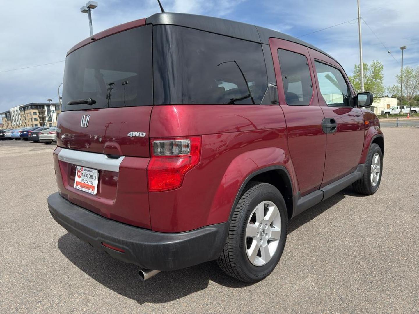 2010 RED Honda Element EX (5J6YH2H76AL) with an 4 Cyl, 2.4L engine, Automatic transmission, located at 10890 W. Colfax Ave., Lakewood, CO, 80215, (303) 274-7692, 39.739914, -105.120132 - Discover the perfect blend of style, versatility, and reliability with this exceptional 2010 Honda Element EX, a beloved compact SUV that promises to enhance your driving experience. This sturdy vehicle is equipped with a robust 4-cylinder, 2.4L engine, ensuring a smooth and efficient ride whether y - Photo#4
