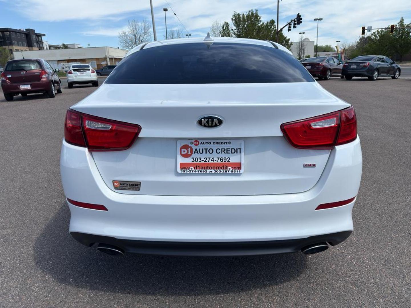 2015 WHITE Kia Optima LX (5XXGM4A71FG) with an 4 Cyl, 2.4L engine, Automatic transmission, located at 10890 W. Colfax Ave., Lakewood, CO, 80215, (303) 274-7692, 39.739914, -105.120132 - Photo#5