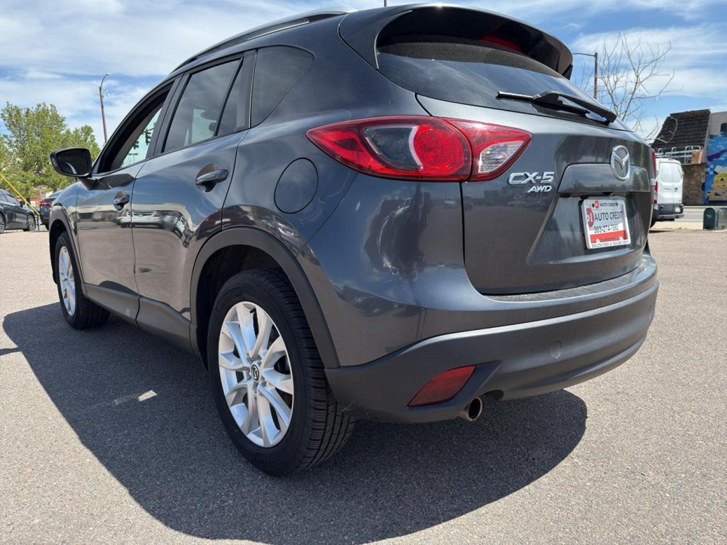 2014 GRAY Mazda CX-5 Grand Touring (JM3KE4DY4E0) with an 4 Cyl, 2.5L engine, Automatic transmission, located at 10890 W. Colfax Ave., Lakewood, CO, 80215, (303) 274-7692, 39.739914, -105.120132 - Photo#6