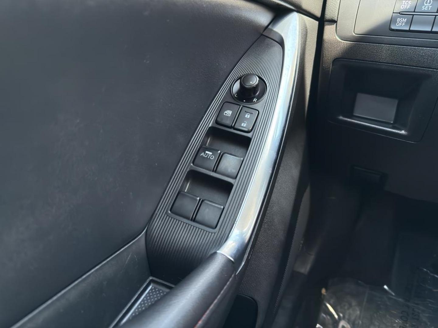 2014 GRAY Mazda CX-5 Grand Touring (JM3KE4DY4E0) with an 4 Cyl, 2.5L engine, Automatic transmission, located at 10890 W. Colfax Ave., Lakewood, CO, 80215, (303) 274-7692, 39.739914, -105.120132 - Photo#19