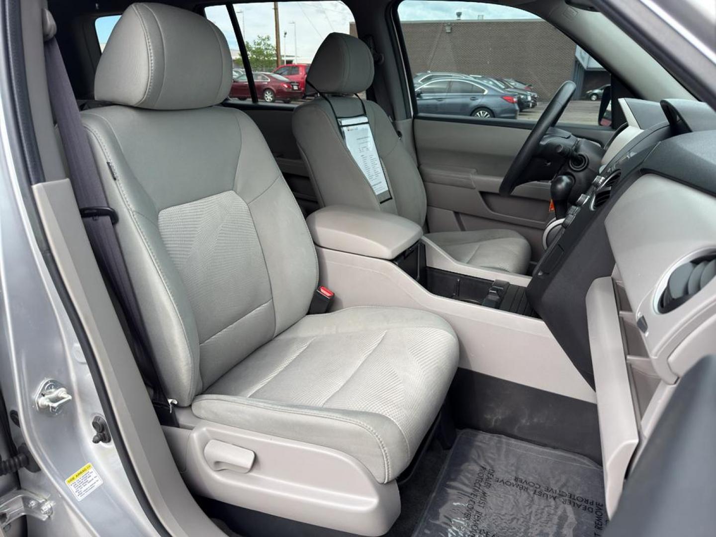 2013 SILVER Honda Pilot LX (5FNYF4H23DB) with an V6, 3.5L engine, Automatic transmission, located at 10890 W. Colfax Ave., Lakewood, CO, 80215, (303) 274-7692, 39.739914, -105.120132 - Photo#9