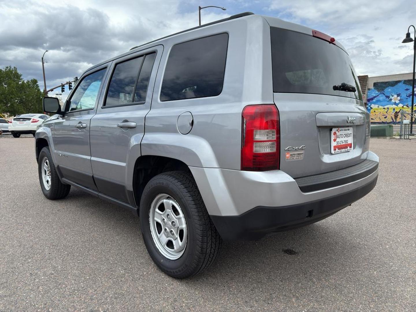 2016 SILVER Jeep Patriot Sport (1C4NJRBB0GD) with an 4 Cyl, 2.4L engine, Automatic transmission, located at 10890 W. Colfax Ave., Lakewood, CO, 80215, (303) 274-7692, 39.739914, -105.120132 - Discover the perfect blend of reliability and adventure with our 2016 Jeep Patriot Sport, now available for sale. This versatile SUV is equipped with a robust 4WD system, making it an ideal companion for both city drives and off-road adventures. Under the hood, youll find a fuel-efficient 4-cylinder - Photo#6