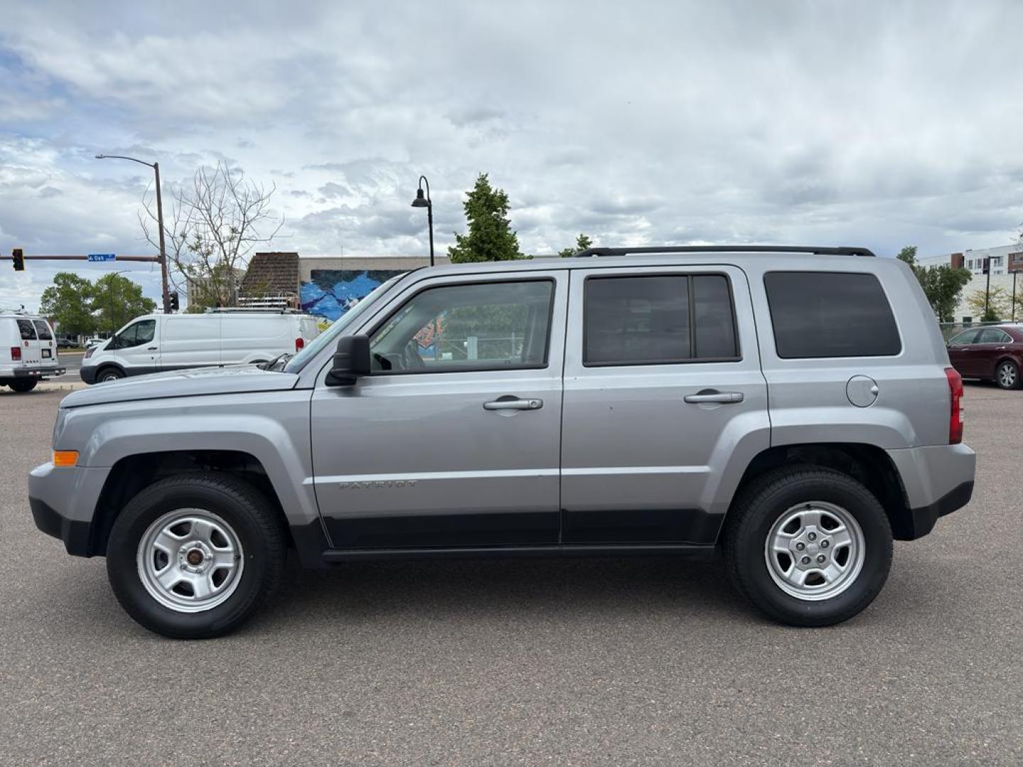 2016 SILVER Jeep Patriot Sport (1C4NJRBB0GD) with an 4 Cyl, 2.4L engine, Automatic transmission, located at 10890 W. Colfax Ave., Lakewood, CO, 80215, (303) 274-7692, 39.739914, -105.120132 - Discover the perfect blend of reliability and adventure with our 2016 Jeep Patriot Sport, now available for sale. This versatile SUV is equipped with a robust 4WD system, making it an ideal companion for both city drives and off-road adventures. Under the hood, youll find a fuel-efficient 4-cylinder - Photo#7
