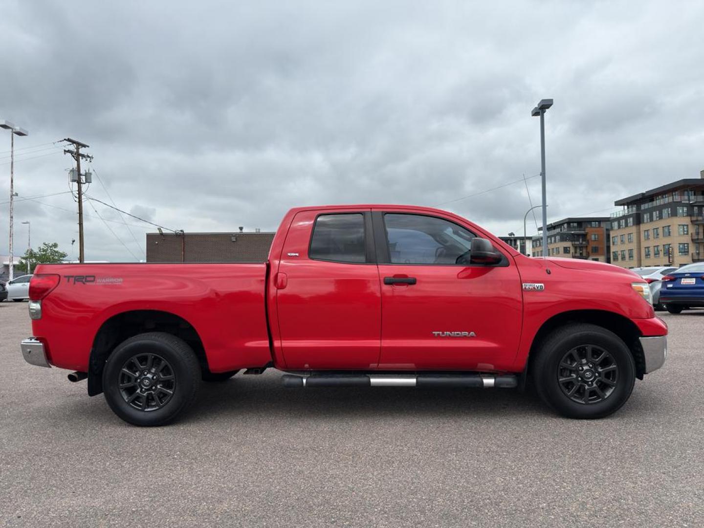 2007 RED Toyota Tundra SR5 (5TFBV54147X) with an V8, 5.7L engine, Automatic transmission, located at 10890 W. Colfax Ave., Lakewood, CO, 80215, (303) 274-7692, 39.739914, -105.120132 - Introducing our robust 2007 Toyota Tundra SR5, a formidable full-size pickup designed to tackle both rugged terrains and everyday tasks with ease. This model is equipped with a powerful 5.7L V8 engine, delivering impressive performance and reliability that Toyota is renowned for. Its four-wheel-driv - Photo#3