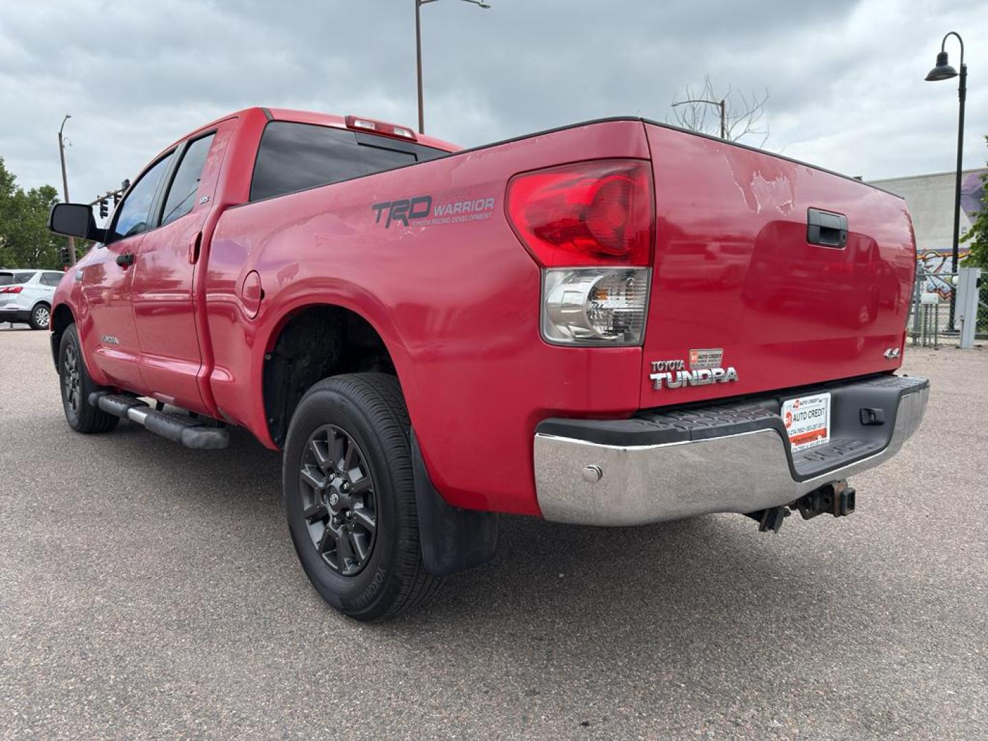 2007 RED Toyota Tundra SR5 (5TFBV54147X) with an V8, 5.7L engine, Automatic transmission, located at 10890 W. Colfax Ave., Lakewood, CO, 80215, (303) 274-7692, 39.739914, -105.120132 - Introducing our robust 2007 Toyota Tundra SR5, a formidable full-size pickup designed to tackle both rugged terrains and everyday tasks with ease. This model is equipped with a powerful 5.7L V8 engine, delivering impressive performance and reliability that Toyota is renowned for. Its four-wheel-driv - Photo#6