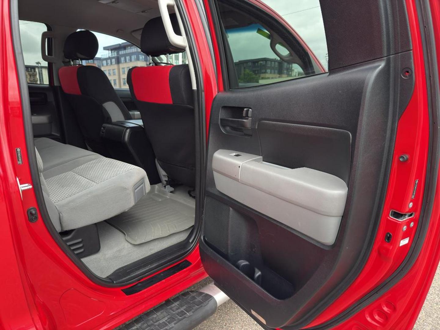 2007 RED Toyota Tundra SR5 (5TFBV54147X) with an V8, 5.7L engine, Automatic transmission, located at 10890 W. Colfax Ave., Lakewood, CO, 80215, (303) 274-7692, 39.739914, -105.120132 - Introducing our robust 2007 Toyota Tundra SR5, a formidable full-size pickup designed to tackle both rugged terrains and everyday tasks with ease. This model is equipped with a powerful 5.7L V8 engine, delivering impressive performance and reliability that Toyota is renowned for. Its four-wheel-driv - Photo#10