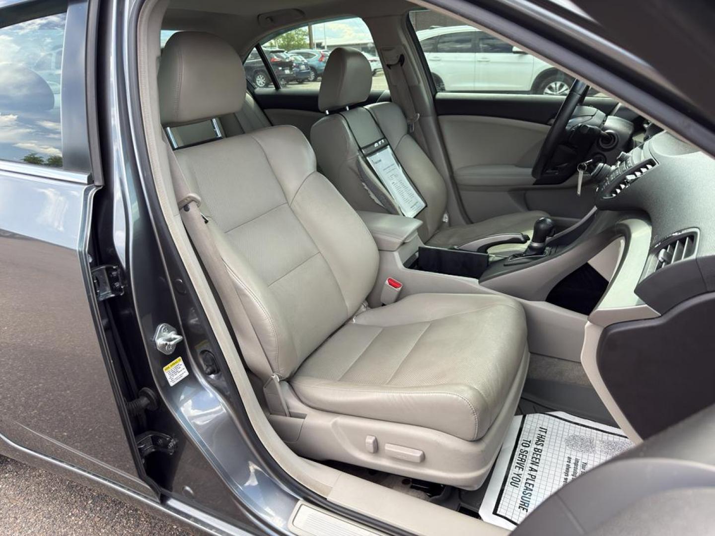 2009 GRAY Acura TSX Base w/Tech.Pkg. (JH4CU26669C) with an 4 Cyl, 2.4L engine, Automatic transmission, located at 10890 W. Colfax Ave., Lakewood, CO, 80215, (303) 274-7692, 39.739914, -105.120132 - Introducing the 2009 Acura TSX Base with Technology Package, a remarkable blend of luxury and performance. This sophisticated sedan is equipped with a robust 4-cylinder, 2.4L engine, delivering a smooth and responsive driving experience. With front-wheel drive, the Acura TSX provides excellent handl - Photo#9