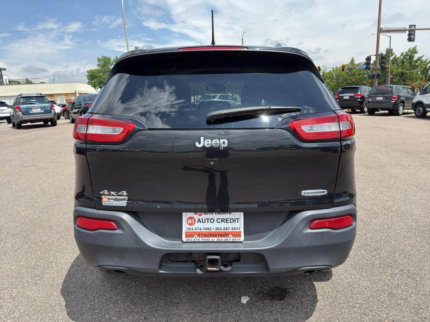 2014 BLACK Jeep Cherokee Latitude (1C4PJMCS5EW) with an V6, 3.2L engine, Automatic transmission, located at 10890 W. Colfax Ave., Lakewood, CO, 80215, (303) 274-7692, 39.739914, -105.120132 - Discover the ultimate blend of power, style, and versatility with this remarkable 2014 Jeep Cherokee Latitude! This impressive SUV is ready to conquer any terrain with its robust 4WD system and powerful V6, 3.2L engine, providing you with a thrilling driving experience every time you hit the road. W - Photo#5