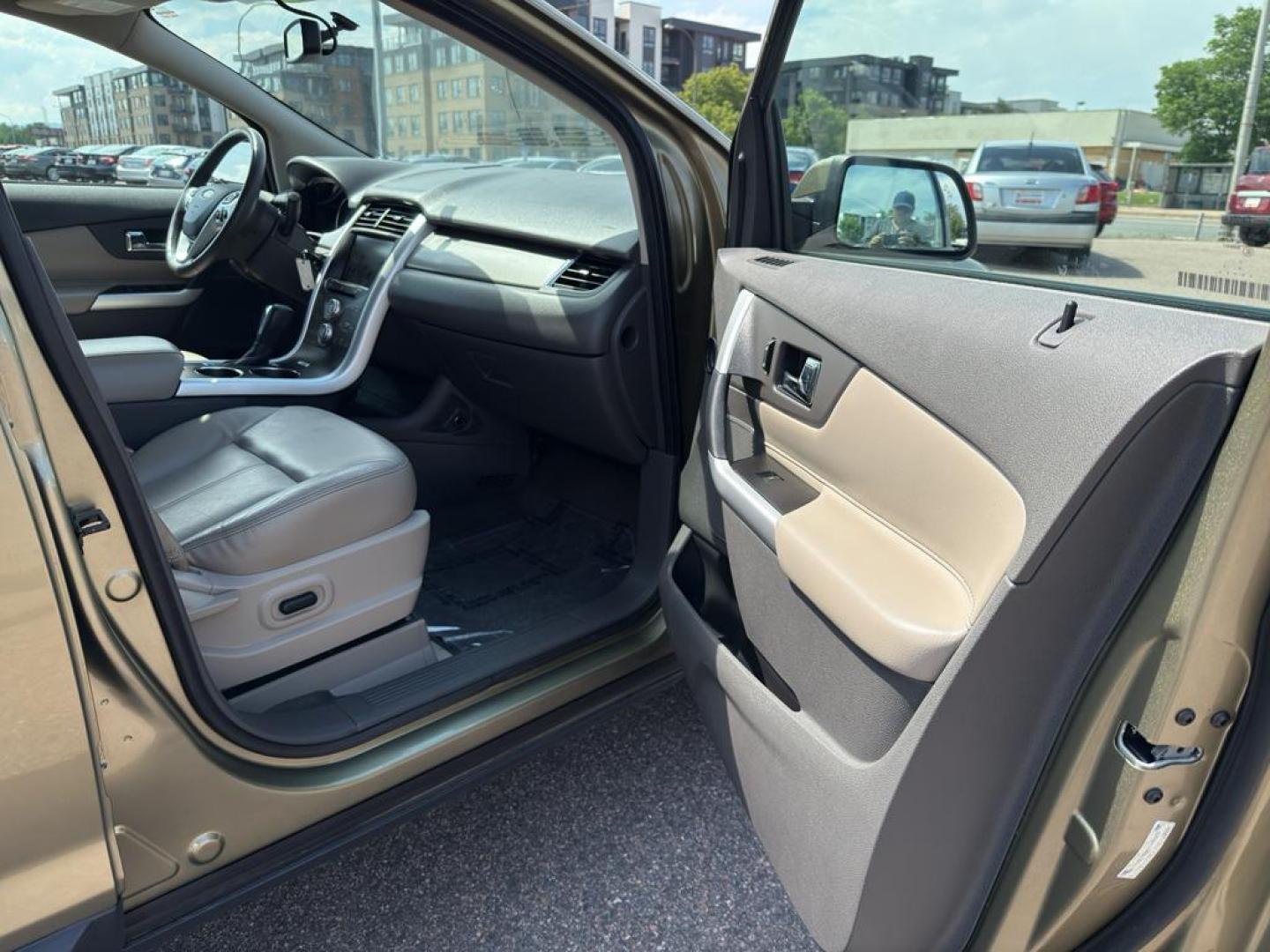 2013 GOLD Ford Edge SEL (2FMDK4JC0DB) with an V6, 3.5L engine, Automatic transmission, located at 10890 W. Colfax Ave., Lakewood, CO, 80215, (303) 274-7692, 39.739914, -105.120132 - Discover the perfect blend of performance and comfort with this 2013 Ford Edge SEL, featuring the confidence of All-Wheel Drive and powered by a robust 3.5L V6 engine. This exceptional vehicle offers a smooth and dynamic driving experience, making it an ideal choice for both city commutes and weeken - Photo#8