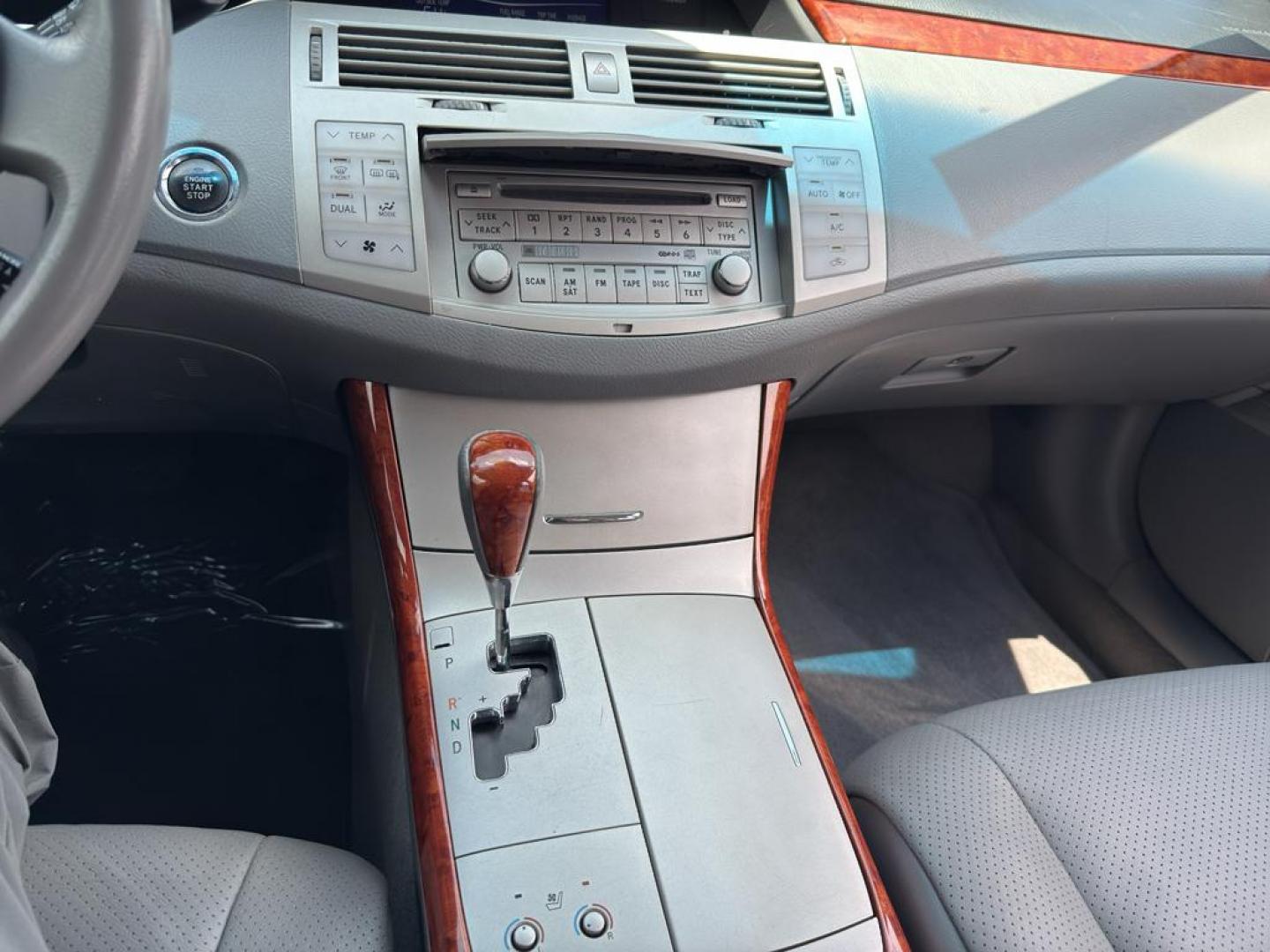 2006 BLACK Toyota Avalon LIMITED (4T1BK36BX6U) with an V6, 3.5L engine, Automatic transmission, located at 10890 W. Colfax Ave., Lakewood, CO, 80215, (303) 274-7692, 39.739914, -105.120132 - Discover the perfect blend of luxury, performance, and reliability with this stunning 2006 Toyota Avalon Limited! This exceptional sedan is designed to elevate your driving experience with its sophisticated features and powerful performance. Under the hood, you'll find a robust V6, 3.5L engine that - Photo#17