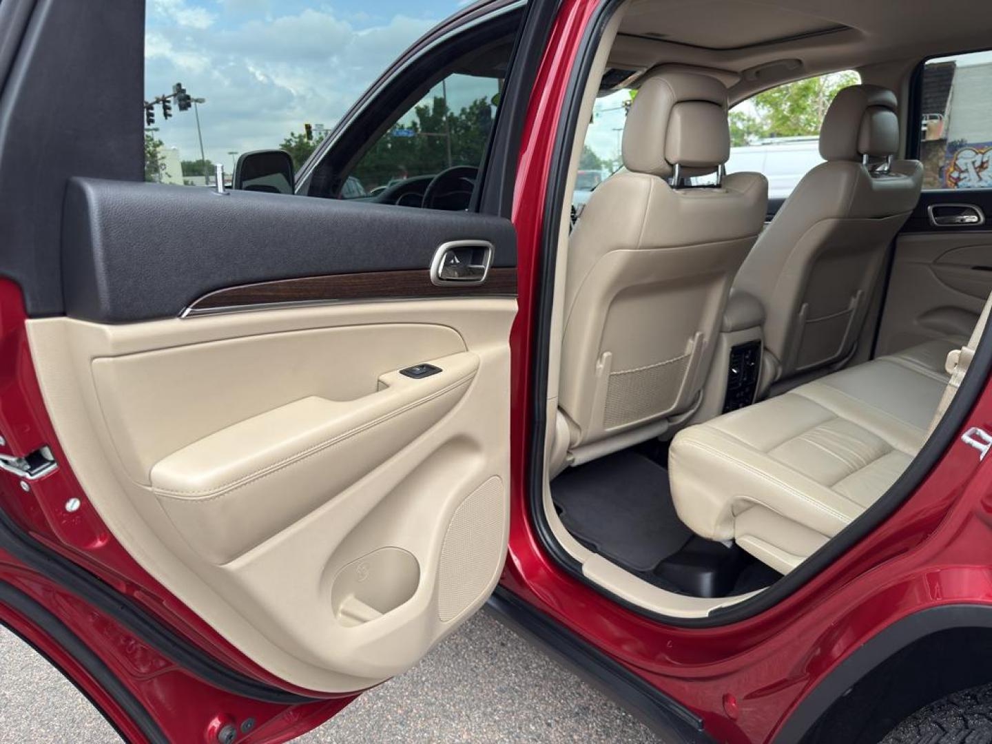 2014 RED Jeep Grand Cherokee Limited (1C4RJFBG0EC) with an V6, 3.6L engine, Automatic transmission, located at 10890 W. Colfax Ave., Lakewood, CO, 80215, (303) 274-7692, 39.739914, -105.120132 - Photo#14