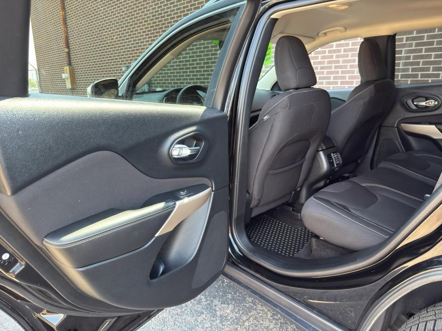 2017 BLACK Jeep Cherokee Latitude (1C4PJMCS3HW) with an V6, 3.2L engine, Automatic transmission, located at 10890 W. Colfax Ave., Lakewood, CO, 80215, (303) 274-7692, 39.739914, -105.120132 - Photo#12