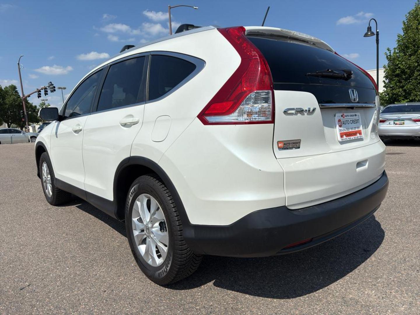 2014 WHITE Honda CR-V EX-L (5J6RM4H70EL) with an 4 Cyl, 2.4L engine, Automatic transmission, located at 10890 W. Colfax Ave., Lakewood, CO, 80215, (303) 274-7692, 39.739914, -105.120132 - Photo#6
