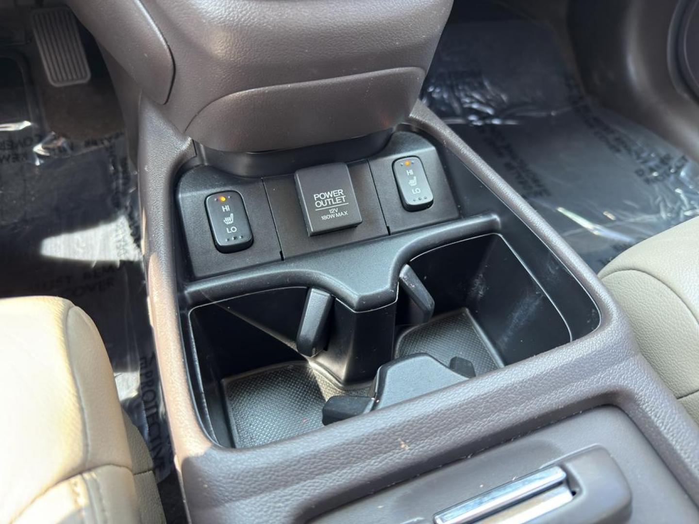 2014 WHITE Honda CR-V EX-L (5J6RM4H70EL) with an 4 Cyl, 2.4L engine, Automatic transmission, located at 10890 W. Colfax Ave., Lakewood, CO, 80215, (303) 274-7692, 39.739914, -105.120132 - Photo#18