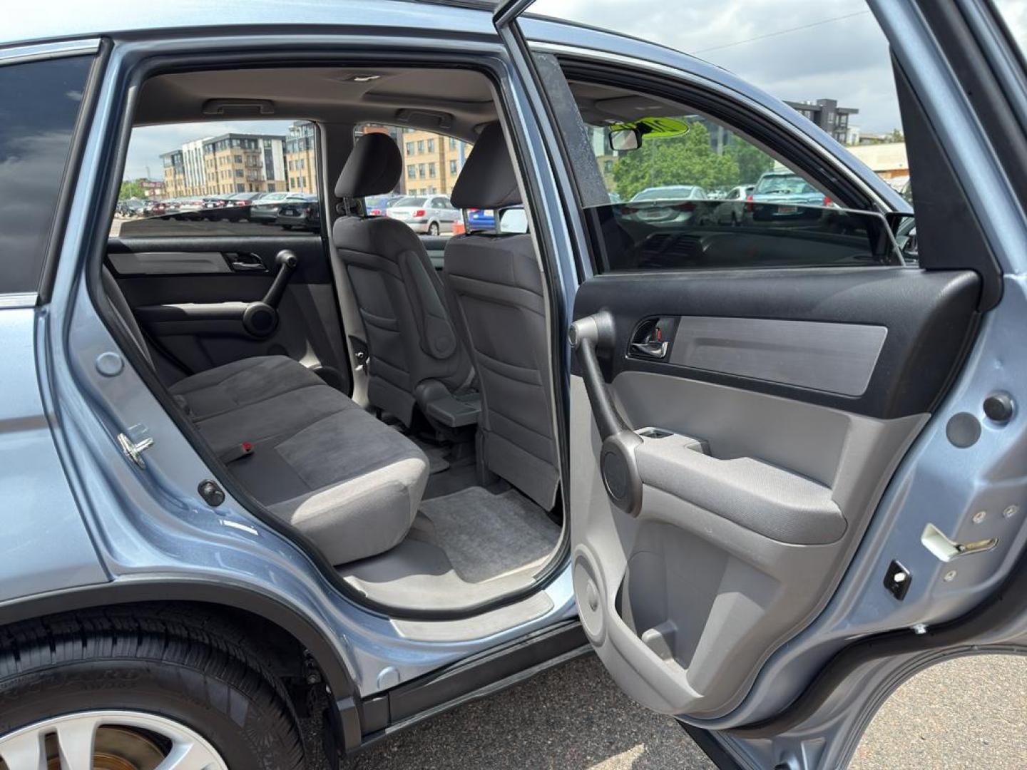 2010 GRAY /160348 Honda CR-V EX (5J6RE4H50AL) with an 4 Cyl, 2.4L engine, Automatic transmission, located at 10890 W. Colfax Ave., Lakewood, CO, 80215, (303) 274-7692, 39.739914, -105.120132 - Discover the perfect blend of reliability and performance with this 2010 Honda CR-V EX, a compact SUV that continues to impress with its enduring quality. This vehicle boasts a robust 4-cylinder, 2.4L engine that delivers a smooth and efficient driving experience, making it an ideal choice for both - Photo#11