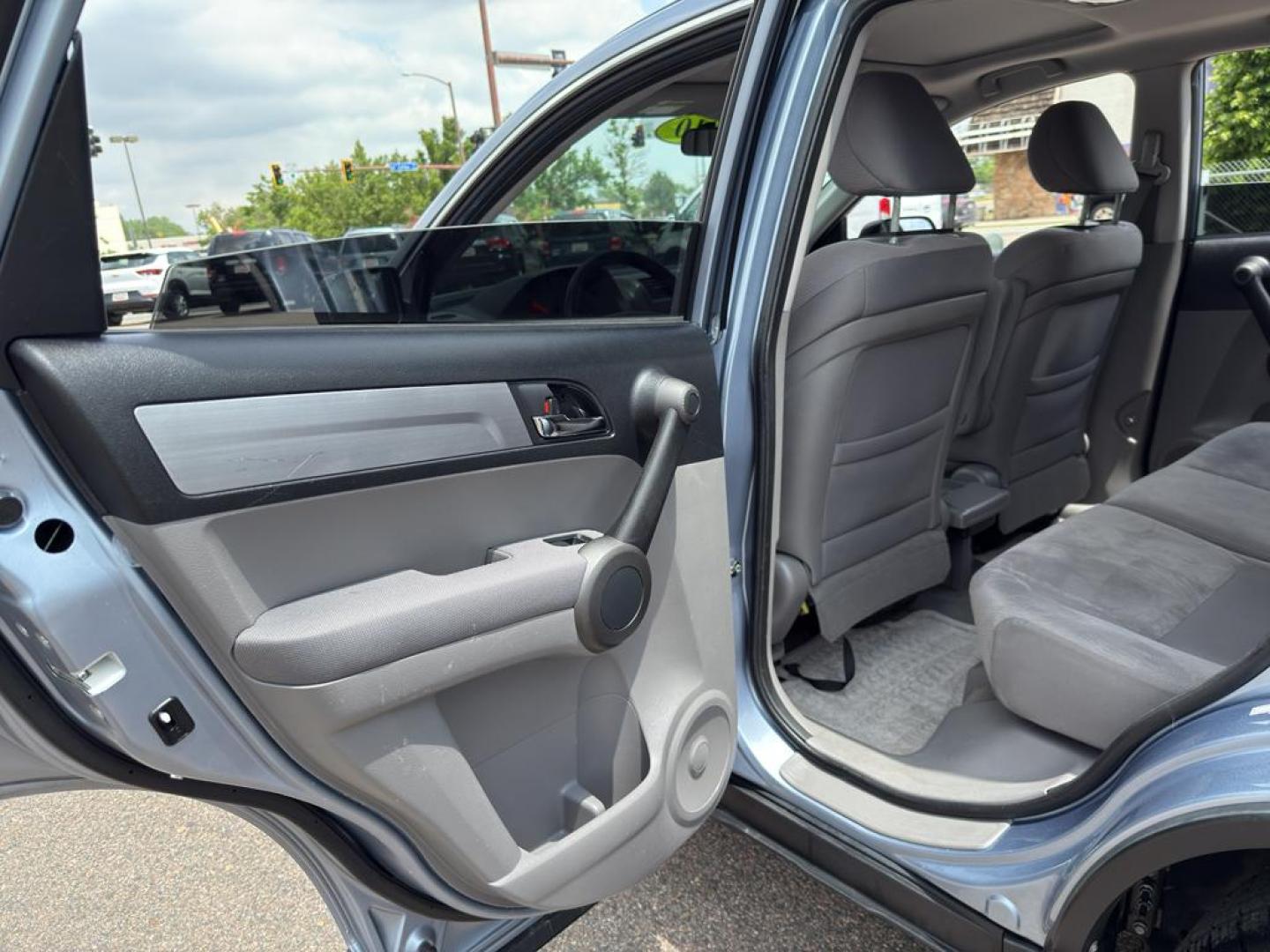 2010 GRAY /160348 Honda CR-V EX (5J6RE4H50AL) with an 4 Cyl, 2.4L engine, Automatic transmission, located at 10890 W. Colfax Ave., Lakewood, CO, 80215, (303) 274-7692, 39.739914, -105.120132 - Discover the perfect blend of reliability and performance with this 2010 Honda CR-V EX, a compact SUV that continues to impress with its enduring quality. This vehicle boasts a robust 4-cylinder, 2.4L engine that delivers a smooth and efficient driving experience, making it an ideal choice for both - Photo#13
