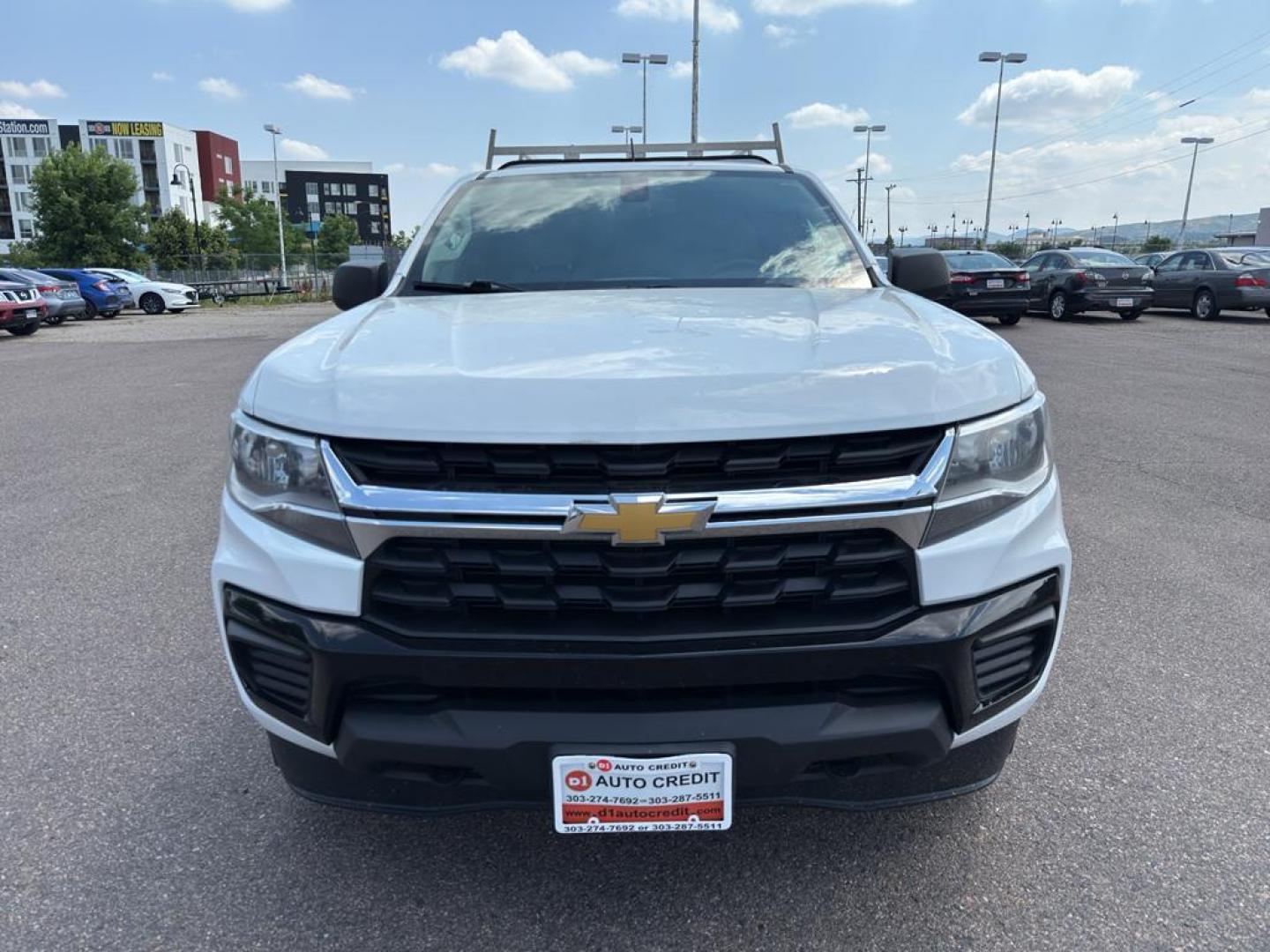 2021 WHITE /GRAY Chevrolet Colorado Work Truck (1GCHTBENXM1) with an V6, 3.6L engine, Automatic transmission, located at 10890 W. Colfax Ave., Lakewood, CO, 80215, (303) 274-7692, 39.739914, -105.120132 - <b>Summary</b><br>Apple/ Android Carplay, Fully Serviced And Ready For Colorado! Non smoker, One Owner And In Excellent Condition, This car comes with a 3 month/ 3000 mile warranty for peace of mind!<br><br><b>Vehicle Details</b><br>For those seeking a reliable and powerful truck, look no further th - Photo#1