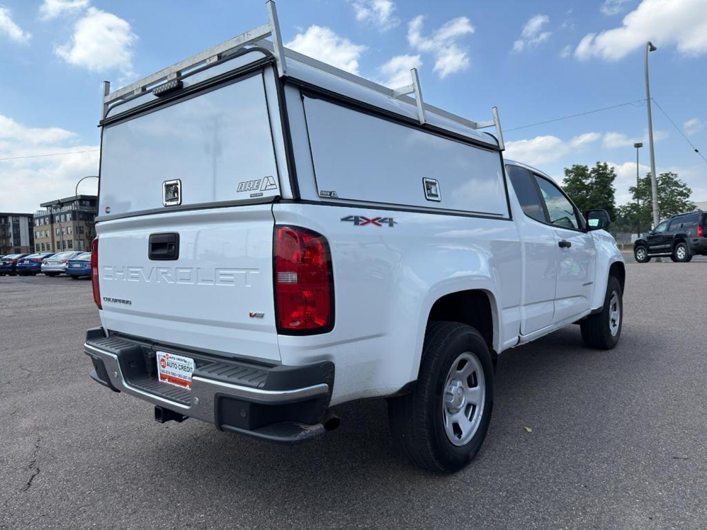 2021 WHITE /GRAY Chevrolet Colorado Work Truck (1GCHTBENXM1) with an V6, 3.6L engine, Automatic transmission, located at 10890 W. Colfax Ave., Lakewood, CO, 80215, (303) 274-7692, 39.739914, -105.120132 - <b>Summary</b><br>Apple/ Android Carplay, Fully Serviced And Ready For Colorado! Non smoker, One Owner And In Excellent Condition, This car comes with a 3 month/ 3000 mile warranty for peace of mind!<br><br><b>Vehicle Details</b><br>For those seeking a reliable and powerful truck, look no further th - Photo#4