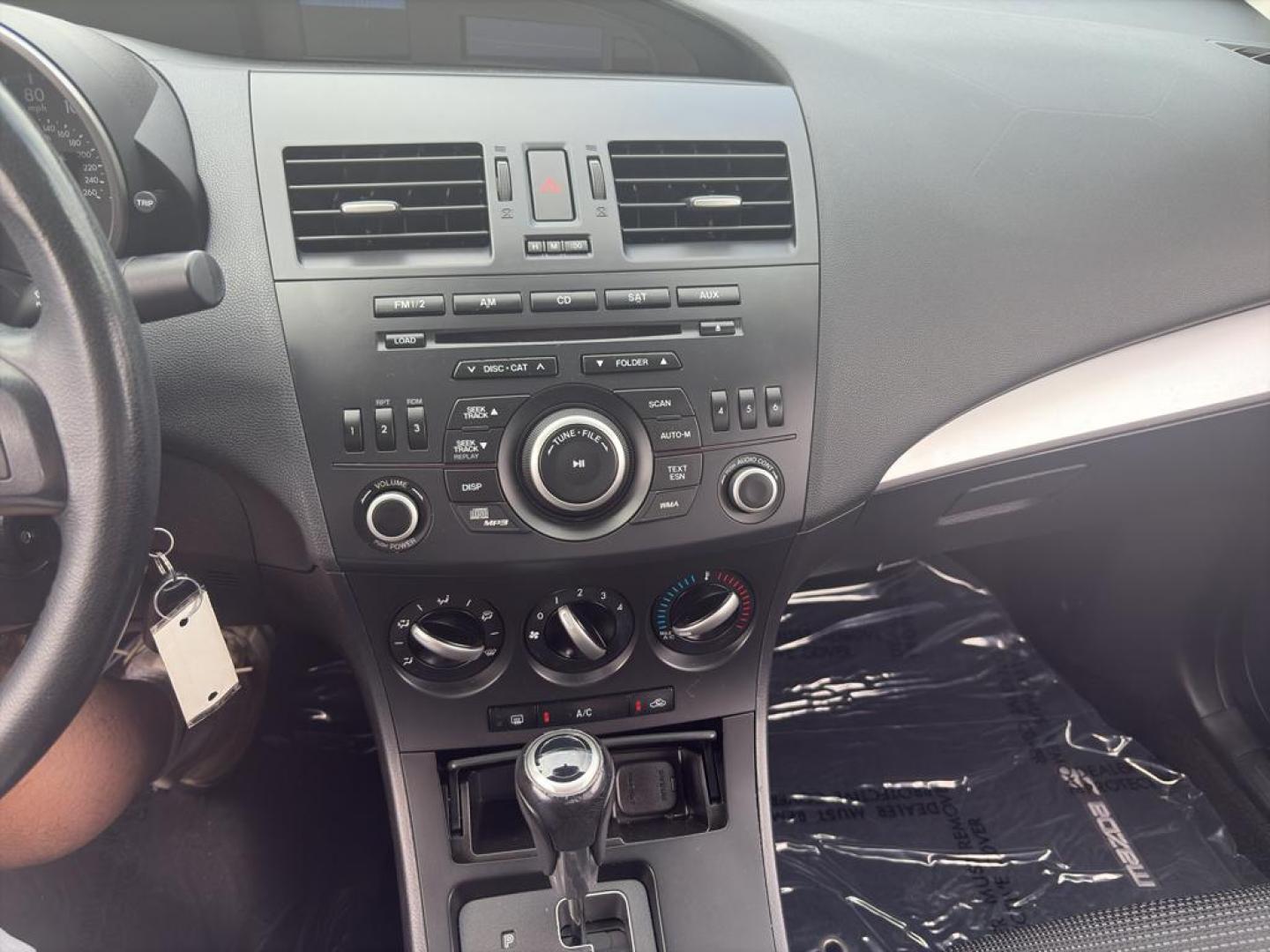 2012 GRAY Mazda Mazda3 i Touring w/SKYACTIV-G (JM1BL1V83C1) with an 4 Cyl, 2.0L engine, Automatic transmission, located at 10890 W. Colfax Ave., Lakewood, CO, 80215, (303) 274-7692, 39.739914, -105.120132 - Photo#15