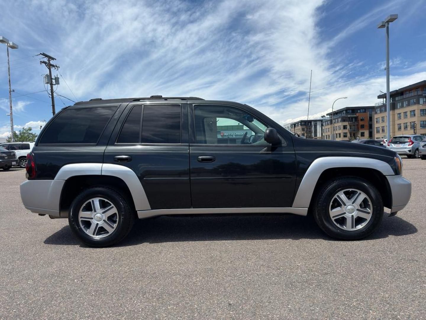 2008 BLACK Chevrolet TrailBlazer LT2 4WD (1GNDT13S082) with an 6 Cyl, 4.2L engine, Automatic transmission, located at 10890 W. Colfax Ave., Lakewood, CO, 80215, (303) 274-7692, 39.739914, -105.120132 - Photo#3