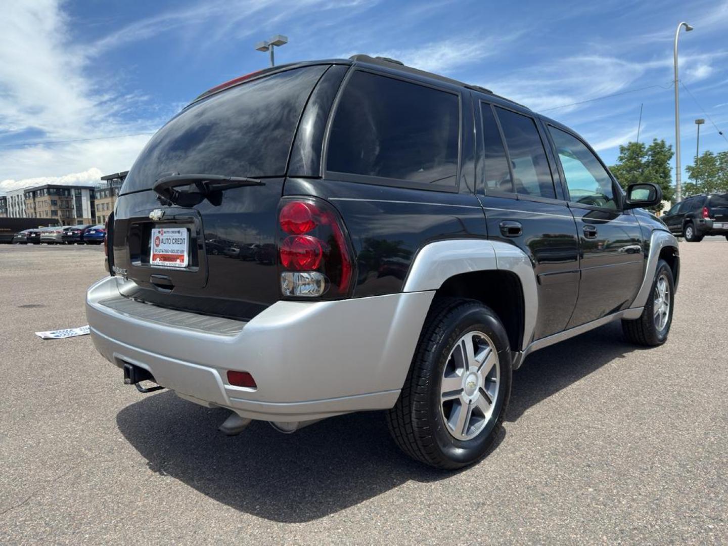 2008 BLACK Chevrolet TrailBlazer LT2 4WD (1GNDT13S082) with an 6 Cyl, 4.2L engine, Automatic transmission, located at 10890 W. Colfax Ave., Lakewood, CO, 80215, (303) 274-7692, 39.739914, -105.120132 - Photo#4