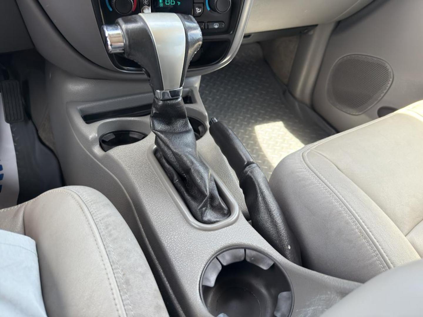 2008 BLACK Chevrolet TrailBlazer LT2 4WD (1GNDT13S082) with an 6 Cyl, 4.2L engine, Automatic transmission, located at 10890 W. Colfax Ave., Lakewood, CO, 80215, (303) 274-7692, 39.739914, -105.120132 - Photo#12