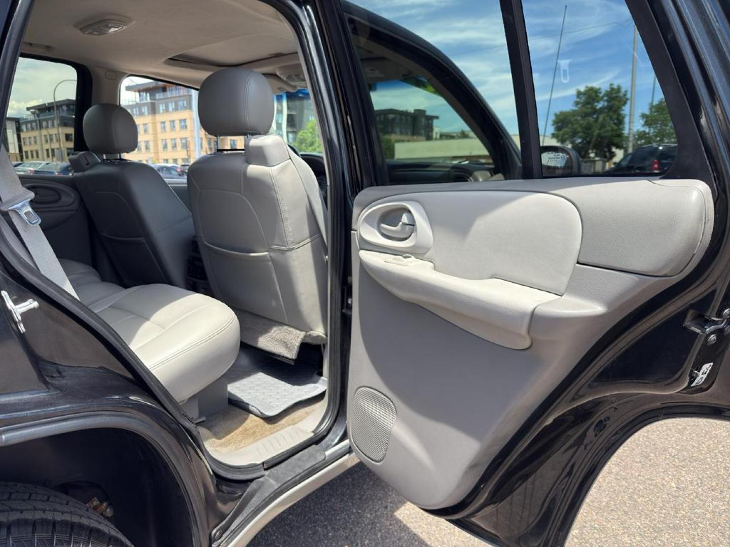 2008 BLACK Chevrolet TrailBlazer LT2 4WD (1GNDT13S082) with an 6 Cyl, 4.2L engine, Automatic transmission, located at 10890 W. Colfax Ave., Lakewood, CO, 80215, (303) 274-7692, 39.739914, -105.120132 - Photo#17