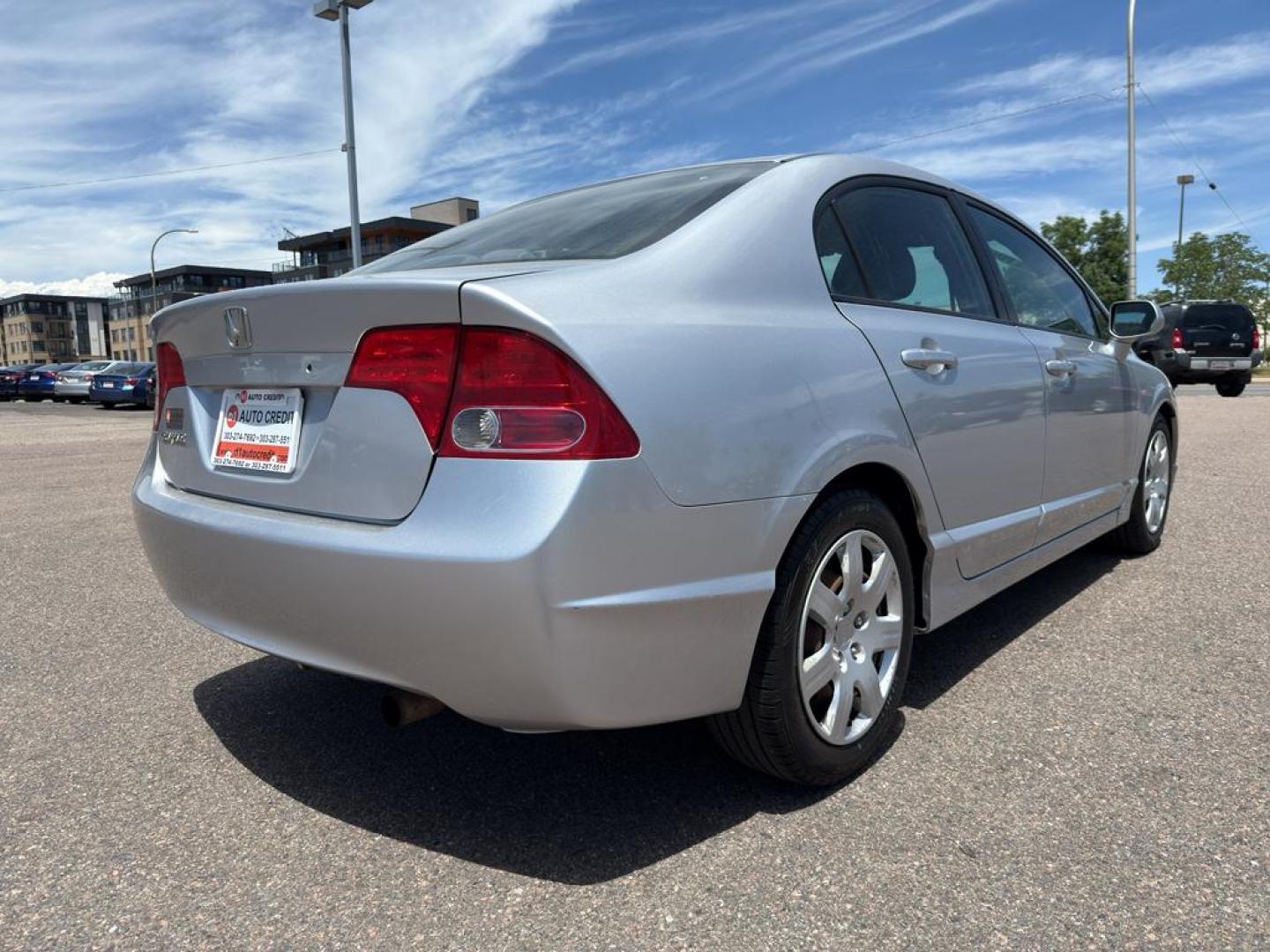2008 SILVER Honda Civic LX (2HGFA165X8H) with an 4 Cyl, 1.8L engine, Automatic transmission, located at 10890 W. Colfax Ave., Lakewood, CO, 80215, (303) 274-7692, 39.739914, -105.120132 - Photo#4