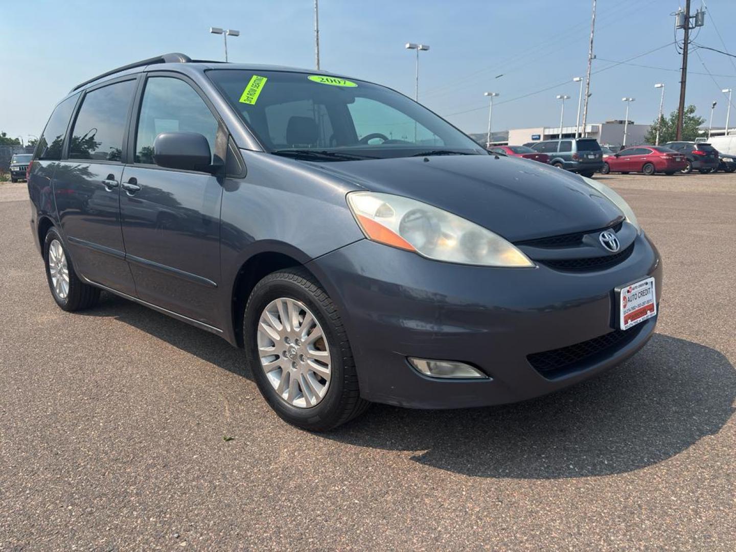 2007 GRAY Toyota Sienna XLE FWD (5TDZK22C17S) with an V6, 3.5L engine, Automatic transmission, located at 10890 W. Colfax Ave., Lakewood, CO, 80215, (303) 274-7692, 39.739914, -105.120132 - Photo#2