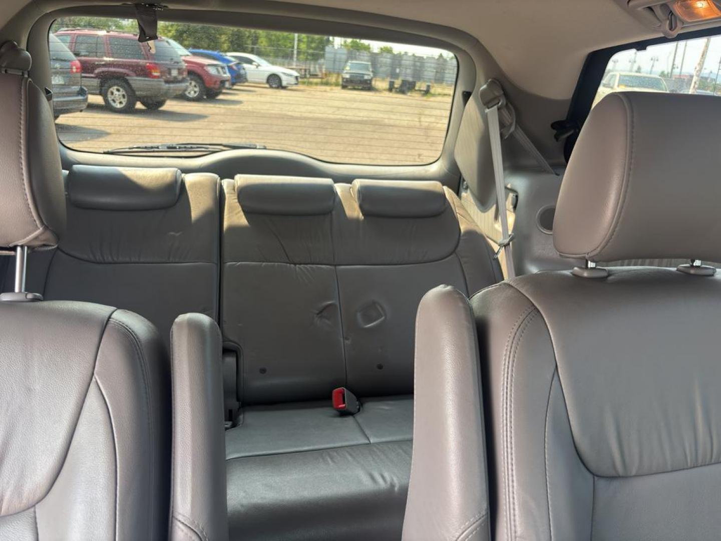 2007 GRAY Toyota Sienna XLE FWD (5TDZK22C17S) with an V6, 3.5L engine, Automatic transmission, located at 10890 W. Colfax Ave., Lakewood, CO, 80215, (303) 274-7692, 39.739914, -105.120132 - Photo#11