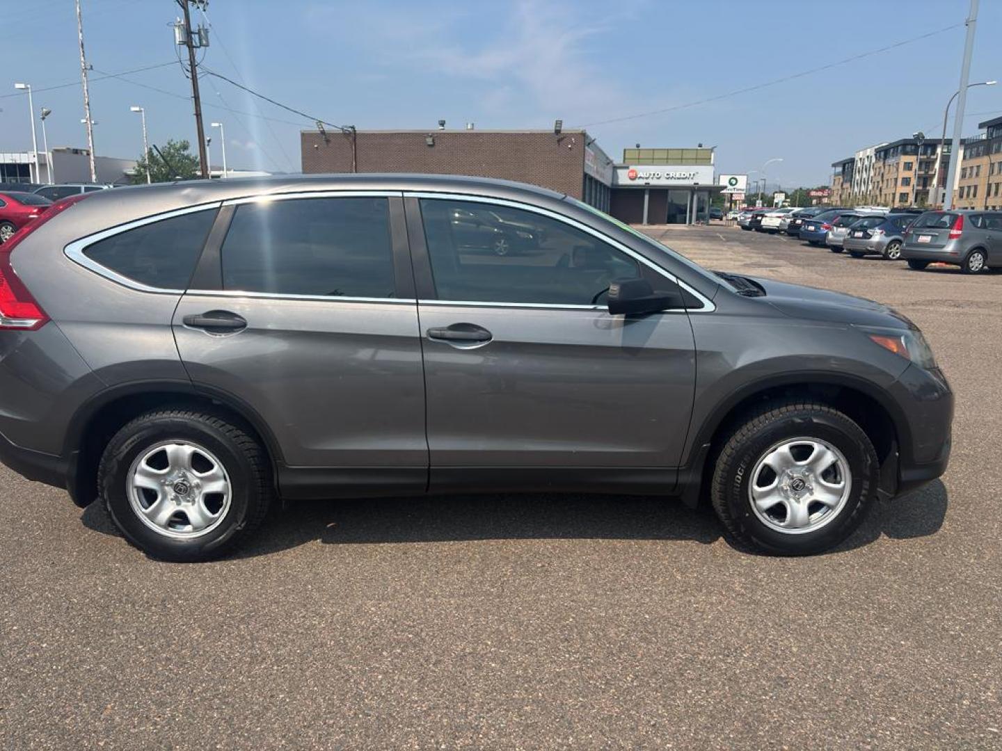 2014 GRAY Honda CR-V LX (2HKRM4H35EH) with an 4 Cyl, 2.4L engine, Automatic transmission, located at 10890 W. Colfax Ave., Lakewood, CO, 80215, (303) 274-7692, 39.739914, -105.120132 - Photo#3