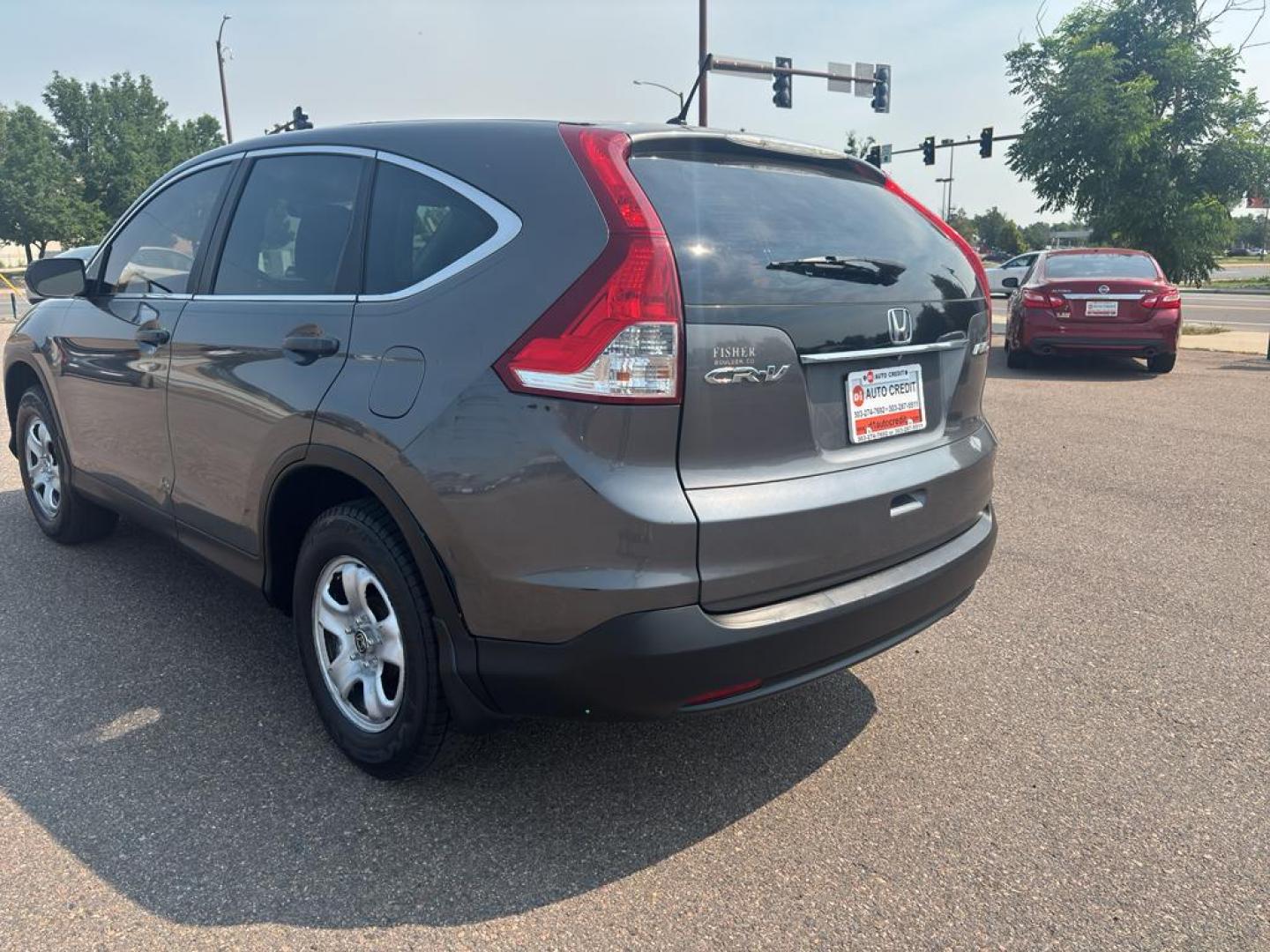 2014 GRAY Honda CR-V LX (2HKRM4H35EH) with an 4 Cyl, 2.4L engine, Automatic transmission, located at 10890 W. Colfax Ave., Lakewood, CO, 80215, (303) 274-7692, 39.739914, -105.120132 - Photo#6