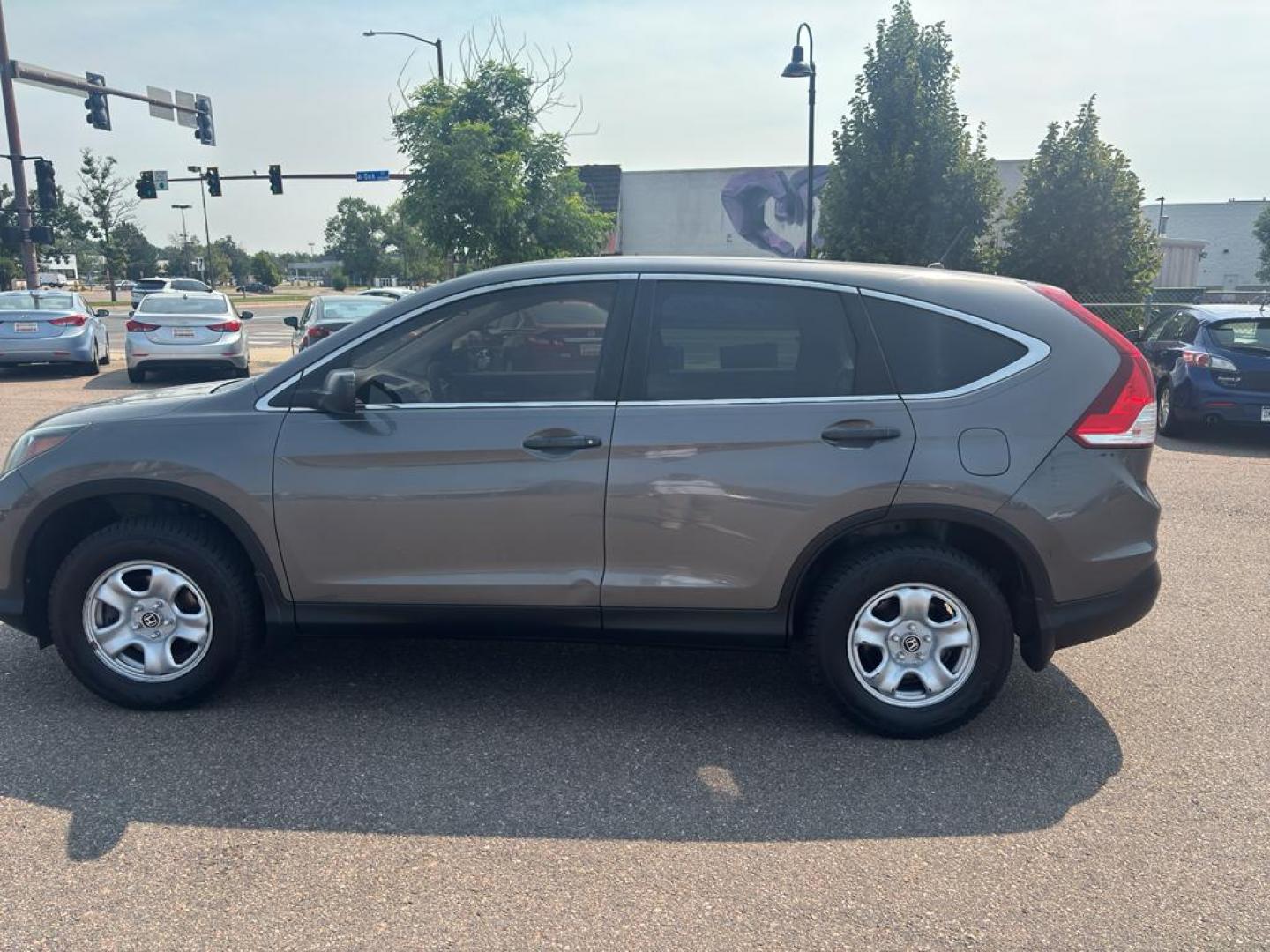 2014 GRAY Honda CR-V LX (2HKRM4H35EH) with an 4 Cyl, 2.4L engine, Automatic transmission, located at 10890 W. Colfax Ave., Lakewood, CO, 80215, (303) 274-7692, 39.739914, -105.120132 - Photo#7