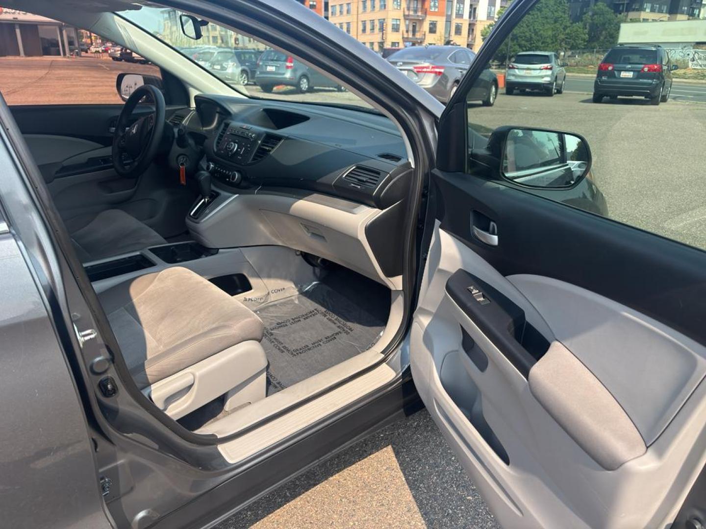 2014 GRAY Honda CR-V LX (2HKRM4H35EH) with an 4 Cyl, 2.4L engine, Automatic transmission, located at 10890 W. Colfax Ave., Lakewood, CO, 80215, (303) 274-7692, 39.739914, -105.120132 - Photo#8