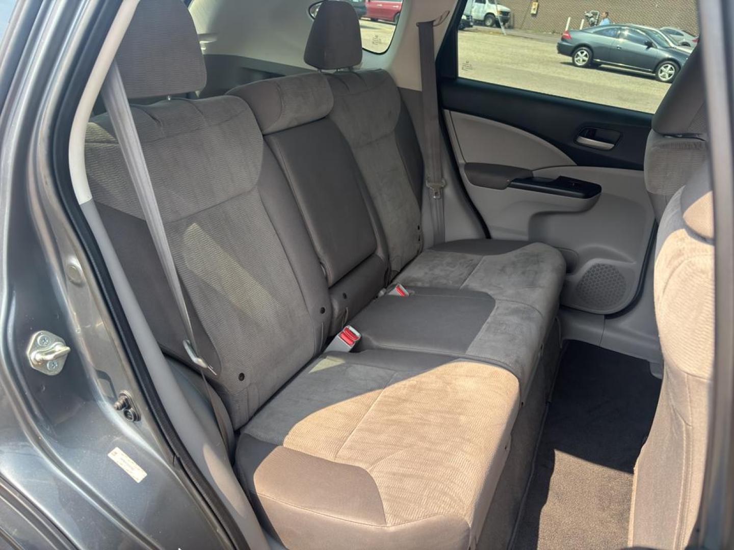 2014 GRAY Honda CR-V LX (2HKRM4H35EH) with an 4 Cyl, 2.4L engine, Automatic transmission, located at 10890 W. Colfax Ave., Lakewood, CO, 80215, (303) 274-7692, 39.739914, -105.120132 - Photo#11