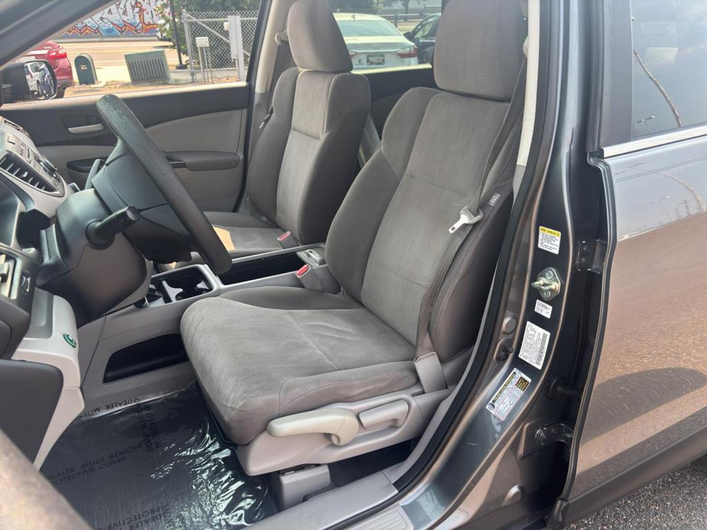 2014 GRAY Honda CR-V LX (2HKRM4H35EH) with an 4 Cyl, 2.4L engine, Automatic transmission, located at 10890 W. Colfax Ave., Lakewood, CO, 80215, (303) 274-7692, 39.739914, -105.120132 - Photo#15