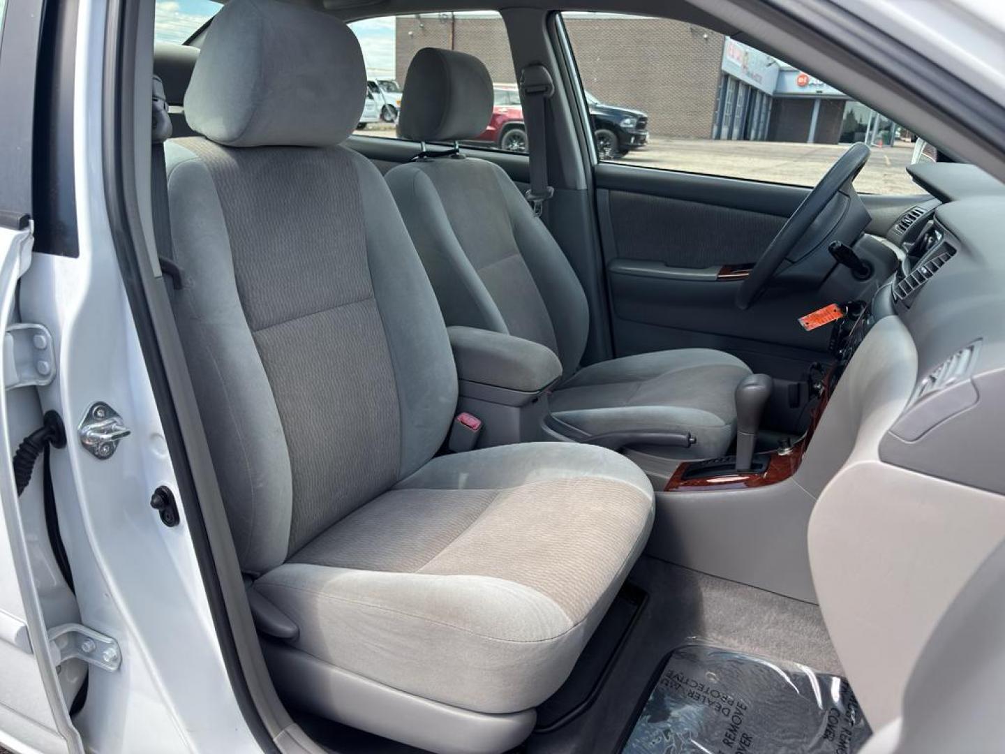 2007 WHITE Toyota Corolla CE (1NXBR32E97Z) with an 4 Cyl, 1.8L engine, Automatic transmission, located at 10890 W. Colfax Ave., Lakewood, CO, 80215, (303) 274-7692, 39.739914, -105.120132 - Photo#8